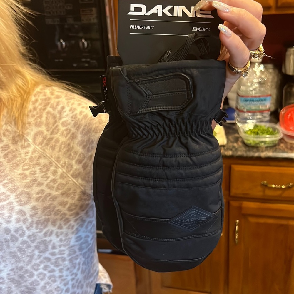 Dakine mitts